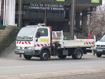 Parabrezza Nissan Cabstar pick-up (99-07)