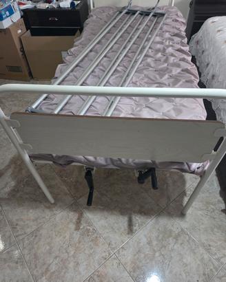 letto ortopedico completo più girello più sedia 
