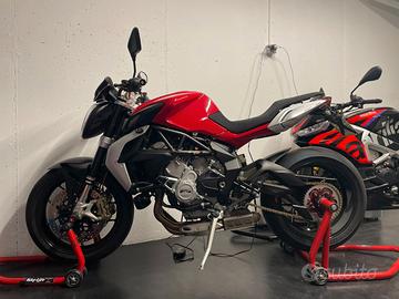 Mv agusta brutale 675