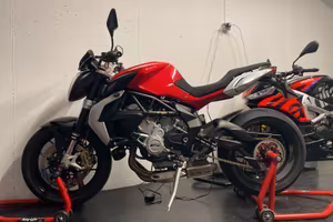 Mv agusta brutale 675