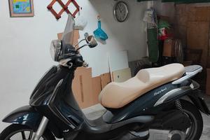 Scooter Beverly 125 Tourer