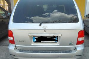 Kia carnival