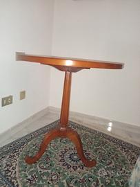 tavolino poggia oggetti