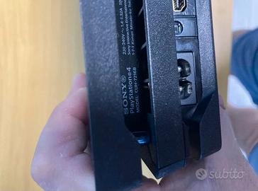 Ps4 pro 1Tera ultimo modello accetto permuta
