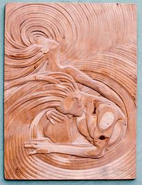 Bassorilievo in Legno. Lui e lei in sincronia