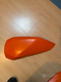 Spoiler serbatoio dx KTM 690 enduro/smc 2008/2011