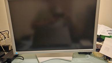 NEC MultiSync P242W  LCD 24" Professional Display