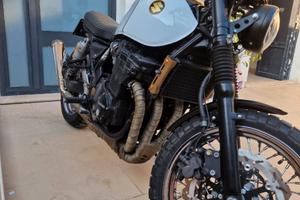 Suzuki cafe racer