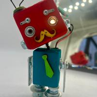 Robot Handmade con luce di cortesia. Pezzo unico