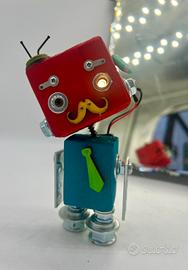 Robot Handmade con luce di cortesia. Pezzo unico