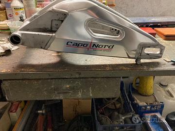 Forcellone Aprilia Tuono 1100 Factory usato