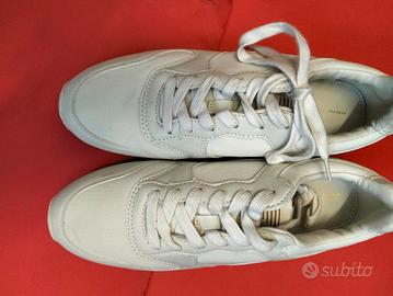 Scarpe ginniche della Bershka