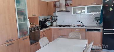 Cucina completa di elettrodomestici