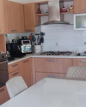 Cucina completa di elettrodomestici