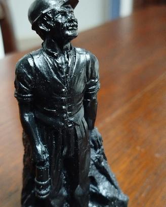 Statuetta minatore di carbone