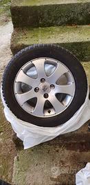 cerchi e gomme da neve quasi nuovi