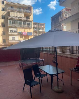 Tavolo /sedie/ombrellone gazebo