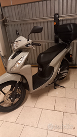 Scooter honda vision come nuovo. Colore grigio