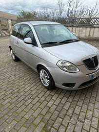 Lancia y anno 2010 benzina 90000km