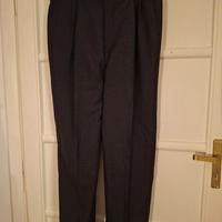 Pantalone uomo sartoriale in lana grigio scuro.