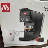 Macchina caffè illy