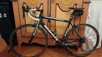 Bici da corsa BIANCHI INTREPIDA in carbonio