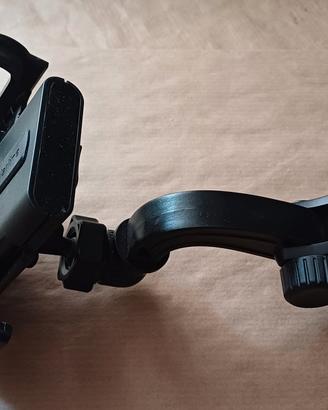 Supporto auto a ventosa per cellulari