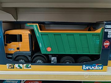 Camion ribaltabile Bruder