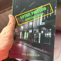 Gothic Portland di syl emerald
