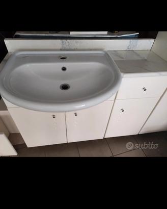 mobili legno bagno bello