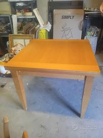 Tavolo 90 cm quadr allungabile 4 sedie