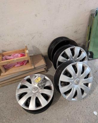 4 cerchi Toyota Yaris  r15