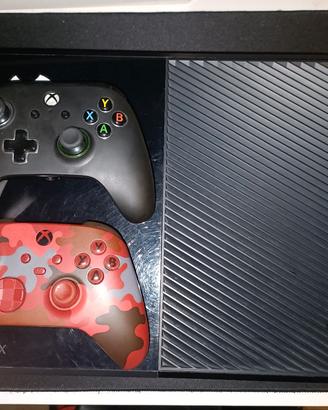 Xbox One 500gb + 2 controller 