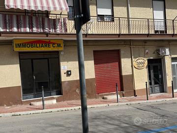 Locale 40 mq uso negozio, ufficio, magazzino