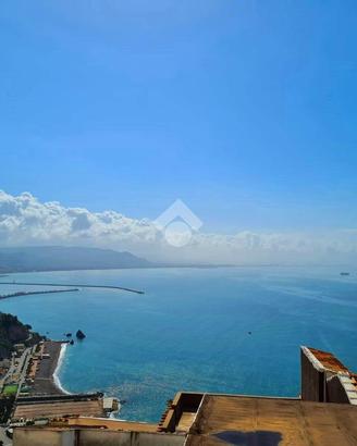 4 LOCALI A VIETRI SUL MARE