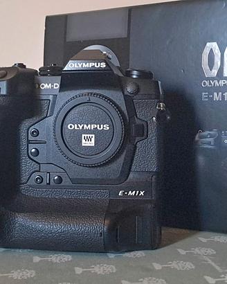 Olympus E-M1X garanzia ufficiale 