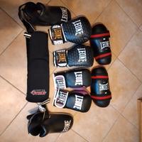 attrezzatura kick boxing marca leone