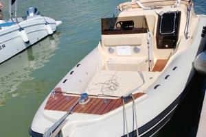 Gommone 8x3m cabinato con carrello SCONTO 10%