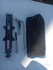 Crick a trapezio Fiat da 1750 kg  per: ducato maxi