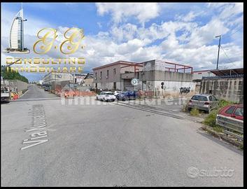 Capannoni commerciale in costruzione a Napoli