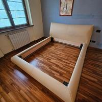 Letto matrimoniale 