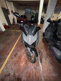 Yamaha X Max 300 cc tech max