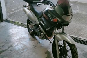 Suzuki XF Freewind 650 - 1998