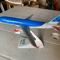 Modellino Aereo British Midland A320 1:200