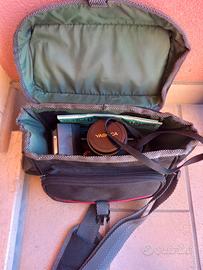 macchina fotografica yashica con rullino