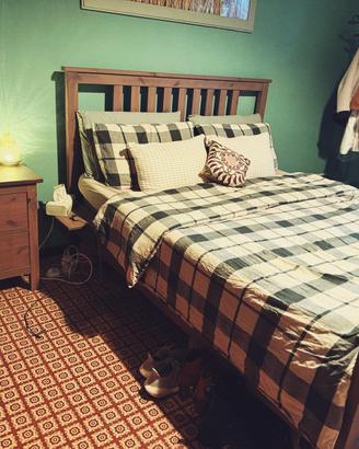 Letto matrimoniale ikea con comodino