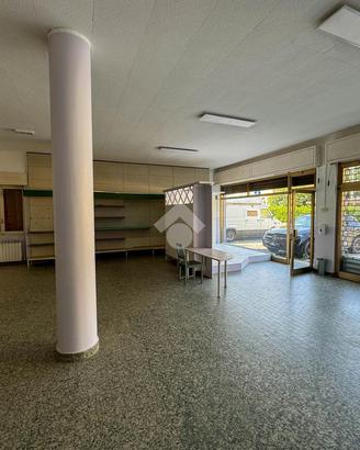 NEGOZIO A OLGIATE MOLGORA