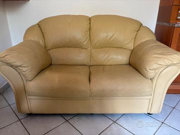 Divano 2 Posti in Pelle Giallo Crema