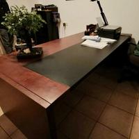 SCRIVANIA in LEGNO MASSICCIO e PELLE