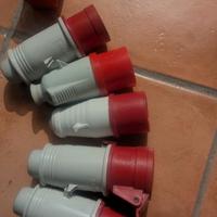 PROLUGA E SPINE IND.: 15 da 16A – 2 da 32A –